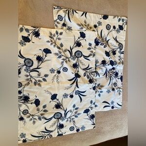 Lands' End Home Paisley Damask White Blue Flannel Standard Size Pillowcases